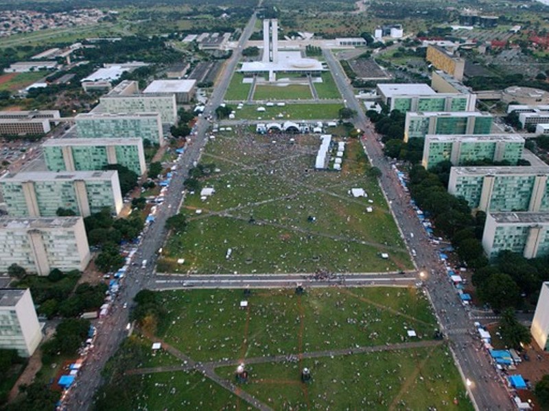 Foto aérea ilustra a Esplanada dos Ministérios e Congresso Nacional, em Brasília - FotografiasAereas Foto aérea ilustra a Esplanada dos Ministérios e Congresso Nacional, em Brasília - FotografiasAereas