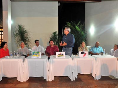 Márcia, Costinha, João Prado, Eduardo, Areco, Idinha, Lopes e tia Nega -