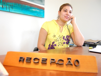 Veruska Queiroz Navarro, 26 anos, trabalha atualmente como secretária em um escritório de advocacia, mas cursou Administração com Ênfase em Agronegócio -