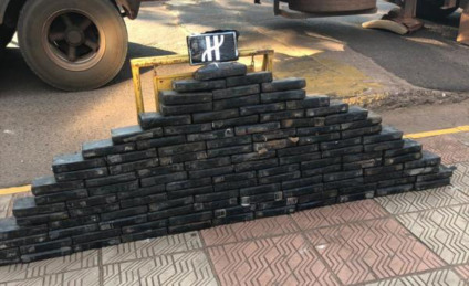 Policiais apreendem droga em caminhão - Imagem cedida