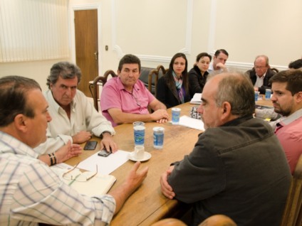 Reunião aconteceu no gabinete do prefeito Diogo Tita, de Paranaíba