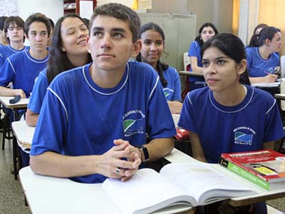 O aluno tem que estar compromitido com a escola -