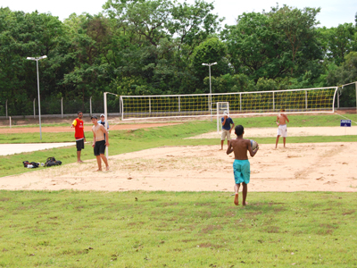 O vôlei de praia é uma das modalidades esportivas disponíveis no Balneário -