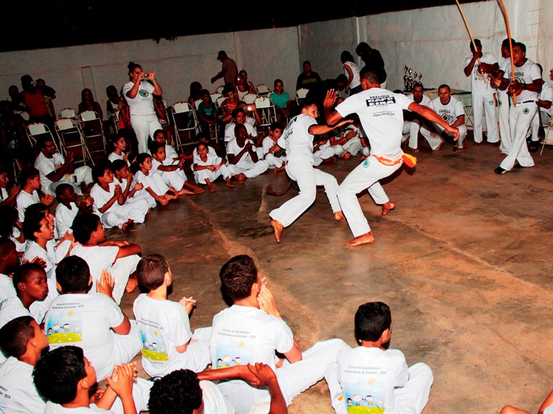 Houve troca de corda para capoeiristas de Aparecida do Taboado - Departamento de comunicação