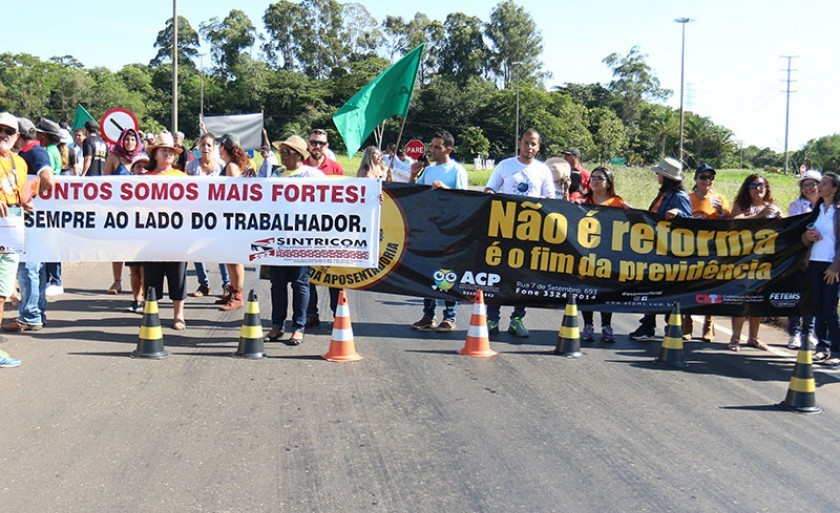 Protesto contra as reformas Trabalhista e da Previdência realizada em 31 de março em Três Lagoas - Hugo Leal/JPNEWS