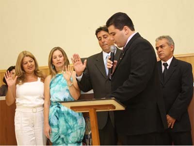 A sessão foi presidida pelo ex- vice-presidente, vereador Tonhão -