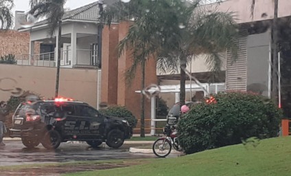 Polícia cumpre mandado de busca e apreensão contra sócio de narcotraficante - Foto: Lílian Rech