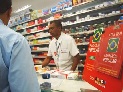 O número representa quase o dobro do que era consumido quando os mesmos remédios eram disponibilizados a preços populares -
