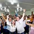 Cassino Maia e Vera Helena vibrando com o resultado das urnas.