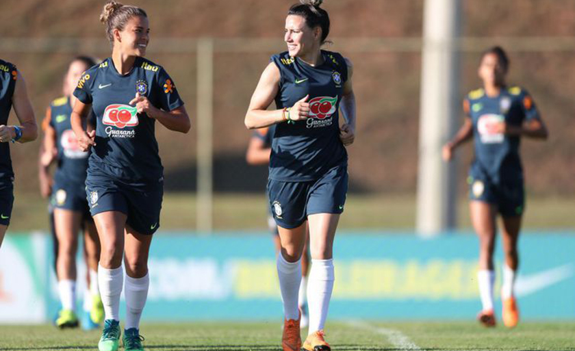 As jogadoras realizam hoje (24) o primeiro treino para enfrentar as australianas, na quinta-feira (26), em Kansas City - Fernanda Coimbra/CBF/Agência Brasil