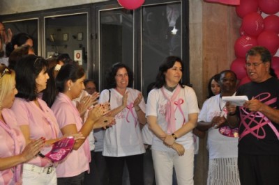 Marcia Moura presente na ação contra o Câncer de Mama -