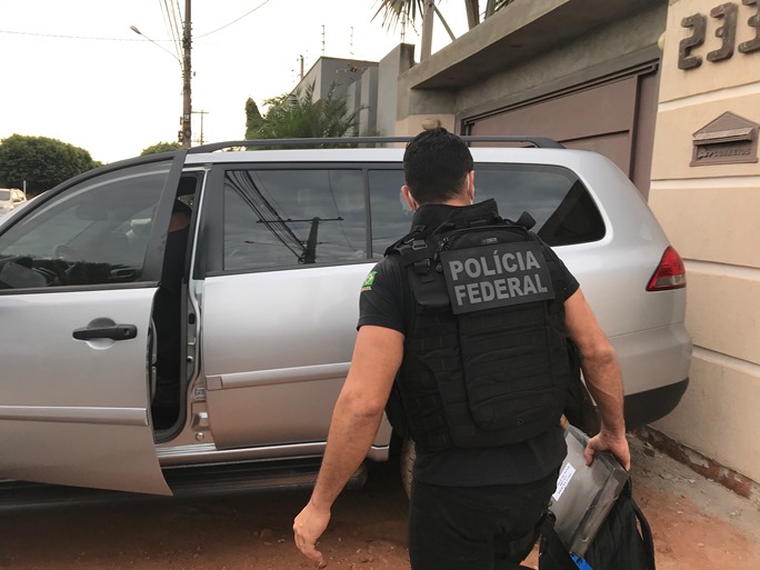 Policiais apreenderam documentos e encaminharam o veterinário para delegacia de Polícia Federal de Três Lagoas - Israel Espíndola