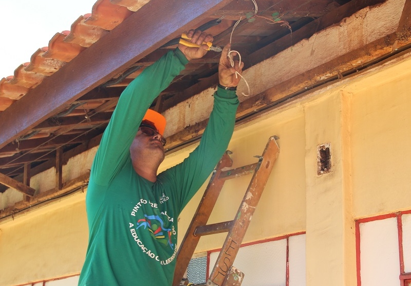 Mão de obra prisional já foi usada na revitalização 9 escolas públicas da Capital, mas sofre resistência no sul do estado - Divulgação/Agepen