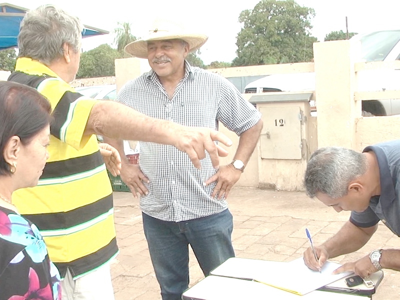 Somente na Feira Livre, 600 pessoas assinaram o documento  -  Reprodução TVC