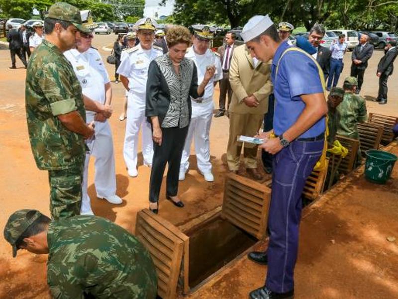 Presidenta Dilma Rousseff acompanha ação contra o Aedes aegypti em instalação das Forças Armadas - Roberto Stuckert Filho/PR