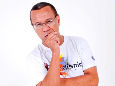 Adonildo Santos, radialista -