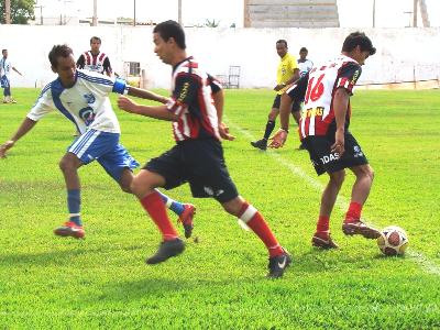 Tiradentes e Comercial (listrado) empataram na primeira fase - Tiradentes e Comercial (listrado) empataram na primeira fase -