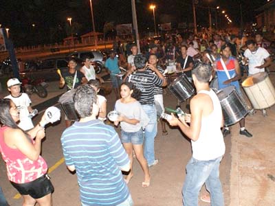 Atualmente a escola possui cerca de 150 componentes inscritos participando dos ensaios - Atualmente a escola possui cerca de 150 componentes inscritos participando dos ensaios -