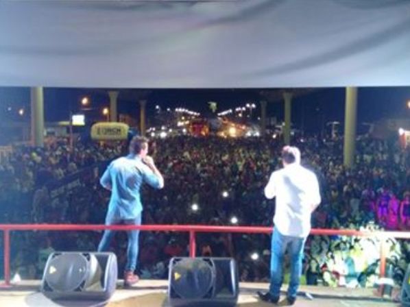 Hugo e Tiago fecham evento com chave de ouro