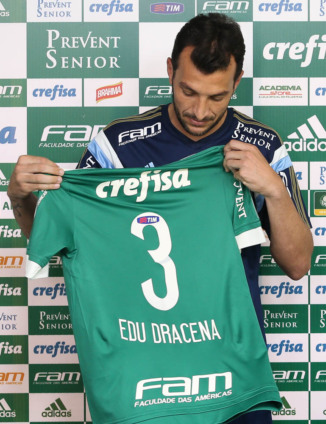 Tomara que eu não quebre a escrita de ser campeão em todo time que vou, falou Dracena - Agência Palmeiras