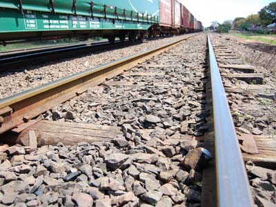 O questionamento é para saber o que fazer com a área da NOB, após a retirada dos trilhos da cidade - O questionamento é para saber o que fazer com a área da NOB, após a retirada dos trilhos da cidade -