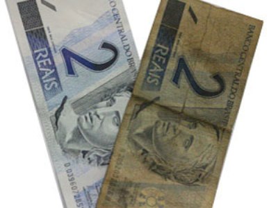 Notas de R$ 2 coletadas circularam em média 15 meses para atingir o nível 4 de desgaste -
