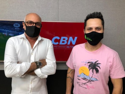 Danilo Bachega e José Marques nos estúdios da Rádio CBN Campo Grande - Foto: Thais Cintra