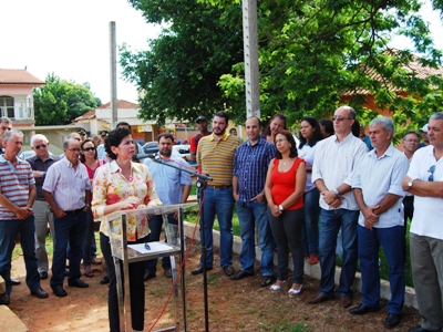 Prefeita discursa durante evento -