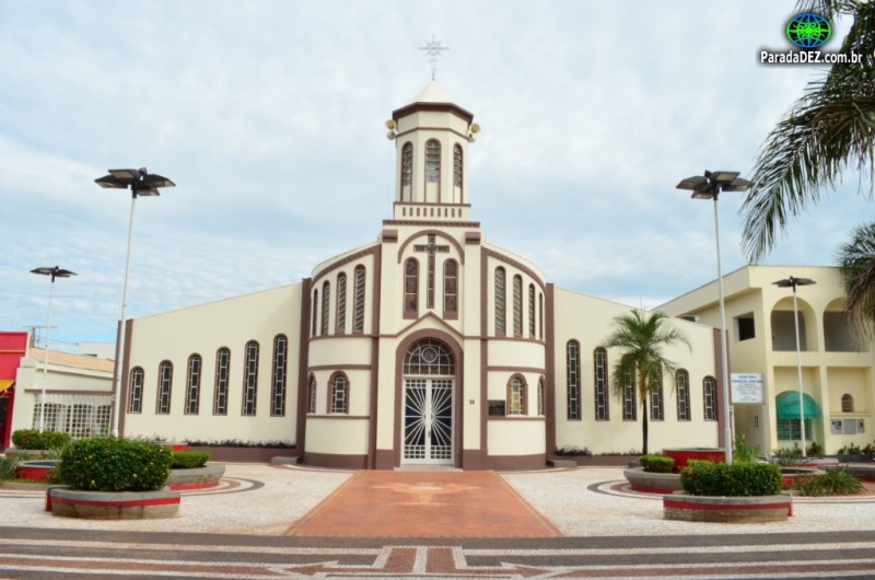 Primeira igreja começou a ser erguida em 1836 - Diocese de Três Lagoas