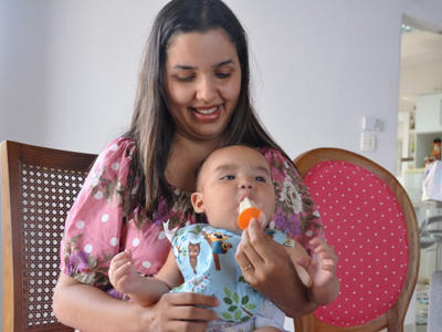 Pedro, de oito meses, aprovou a ideia da mãe - Pedro, de oito meses, aprovou a ideia da mãe -