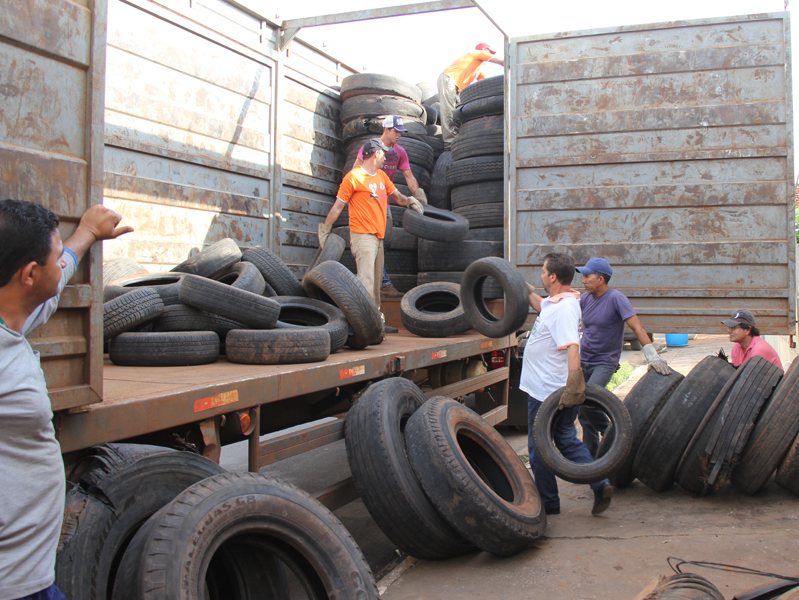 Empresa Eco Pneus, de Campo Grande, fez o transporte da carga sem ônus para o município - Divulgação