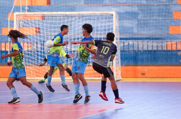 As modalidades participantes são futsal e voleibol.