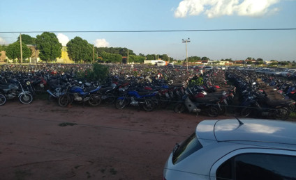 Moto foi recolhida ao pátio do Detran - André Barbosa/JPNEWS