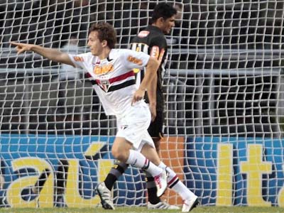 Agora, Dagoberto acumula 15 tentos na temporada - Agora, Dagoberto acumula 15 tentos na temporada -