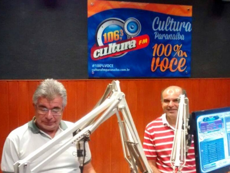 Jornalista Roberto Chamorro e Andrew Robalinho nos estúdios da Cultura FM Paranaíba  - Leonardo Guimarães