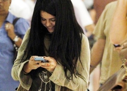 Uso excessivo de celular aumenta risco de tendinite e outros problemas