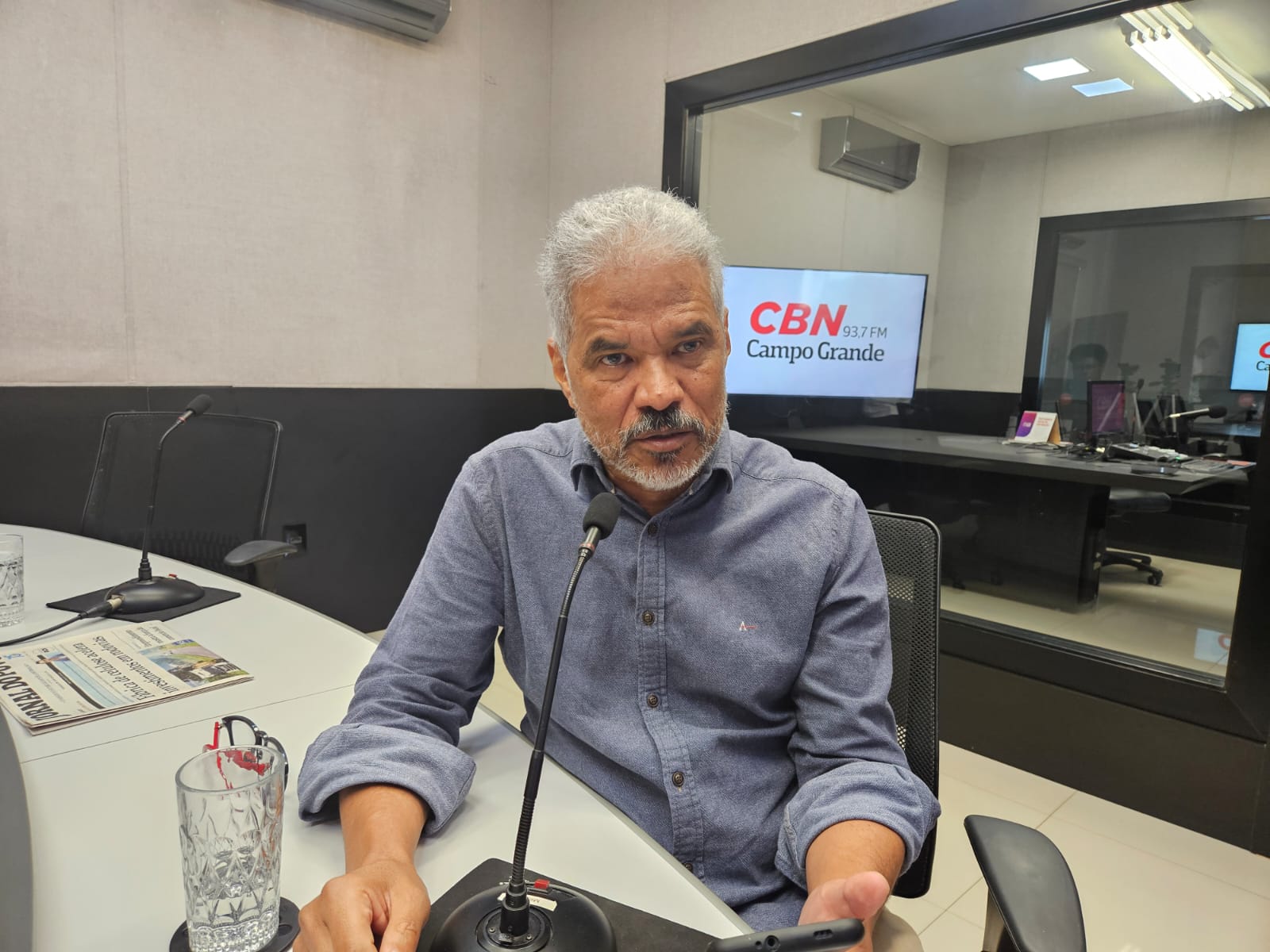 Adilson Trindade durante o Jornal CBN Campo Grande.