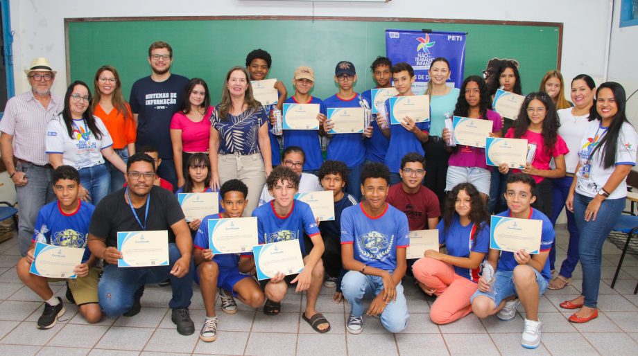 O curso foi realizado na sede da UFMS, com a participação de jovens entre 14 e 18 anos.