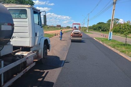 A avenida dá acesso ao Balneário Municipal.