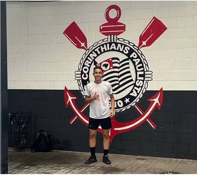 O atleta foi chamado para um pré-contrato na base do Corinthians.