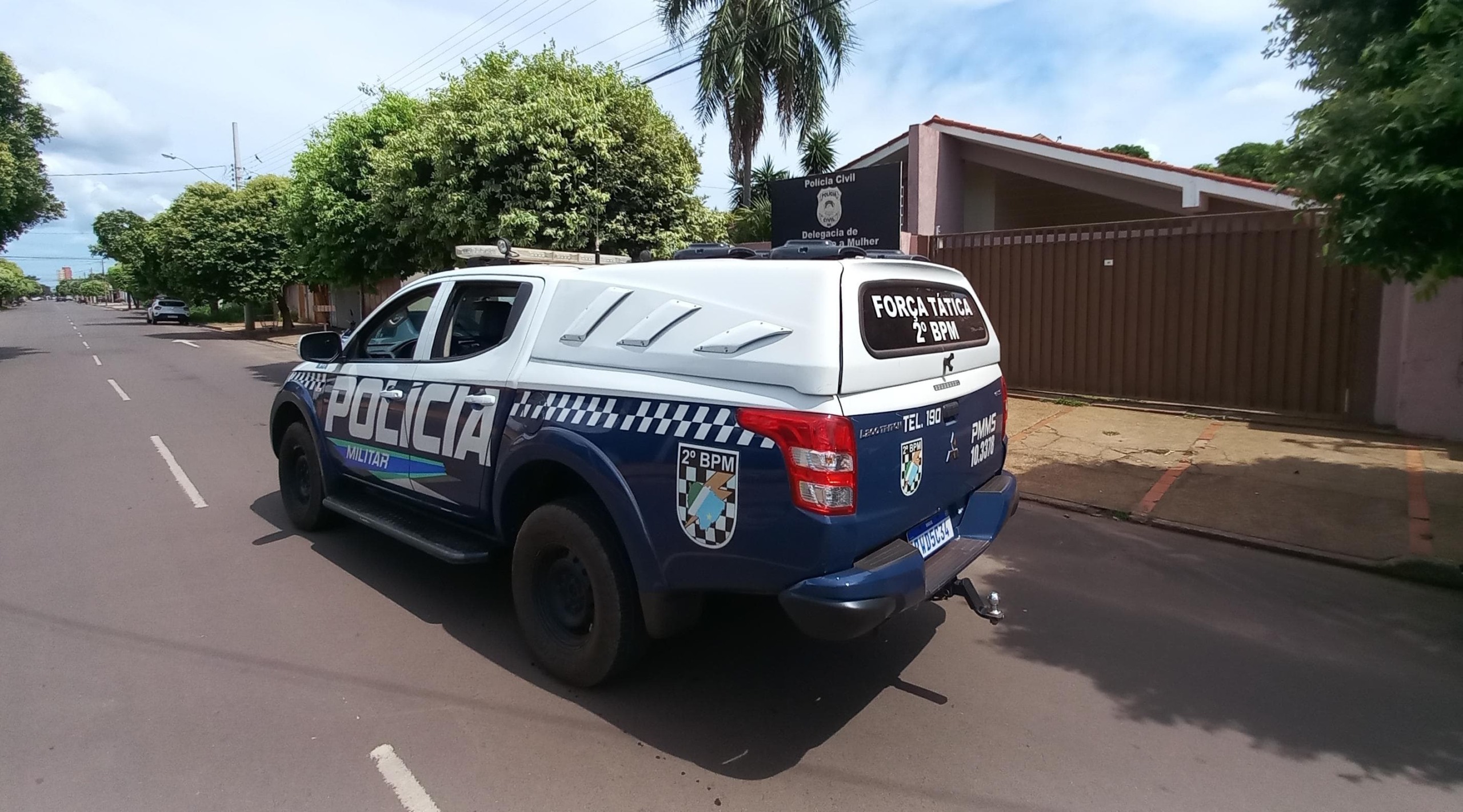 Suspeito foi preso horas depois de fugir da DAM, próximo a casa da mãe, vítima de suas agressões