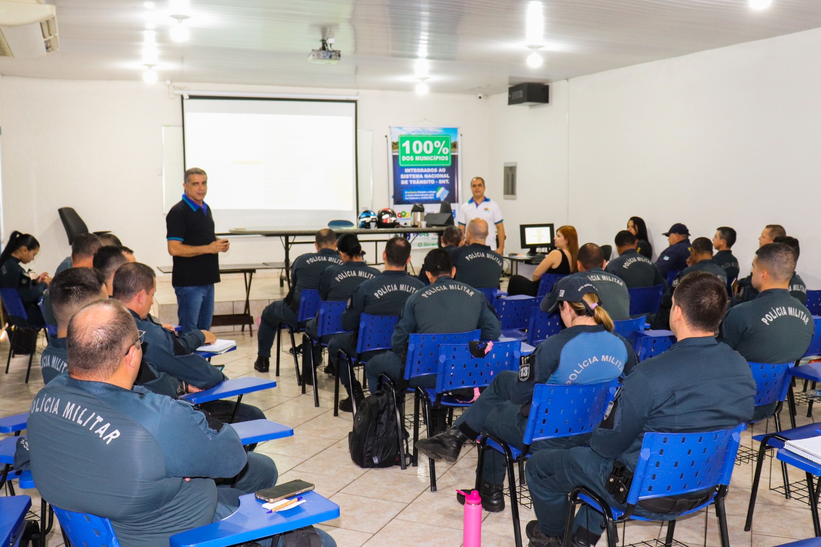 Agentes de trânsito realizam curso de atualização