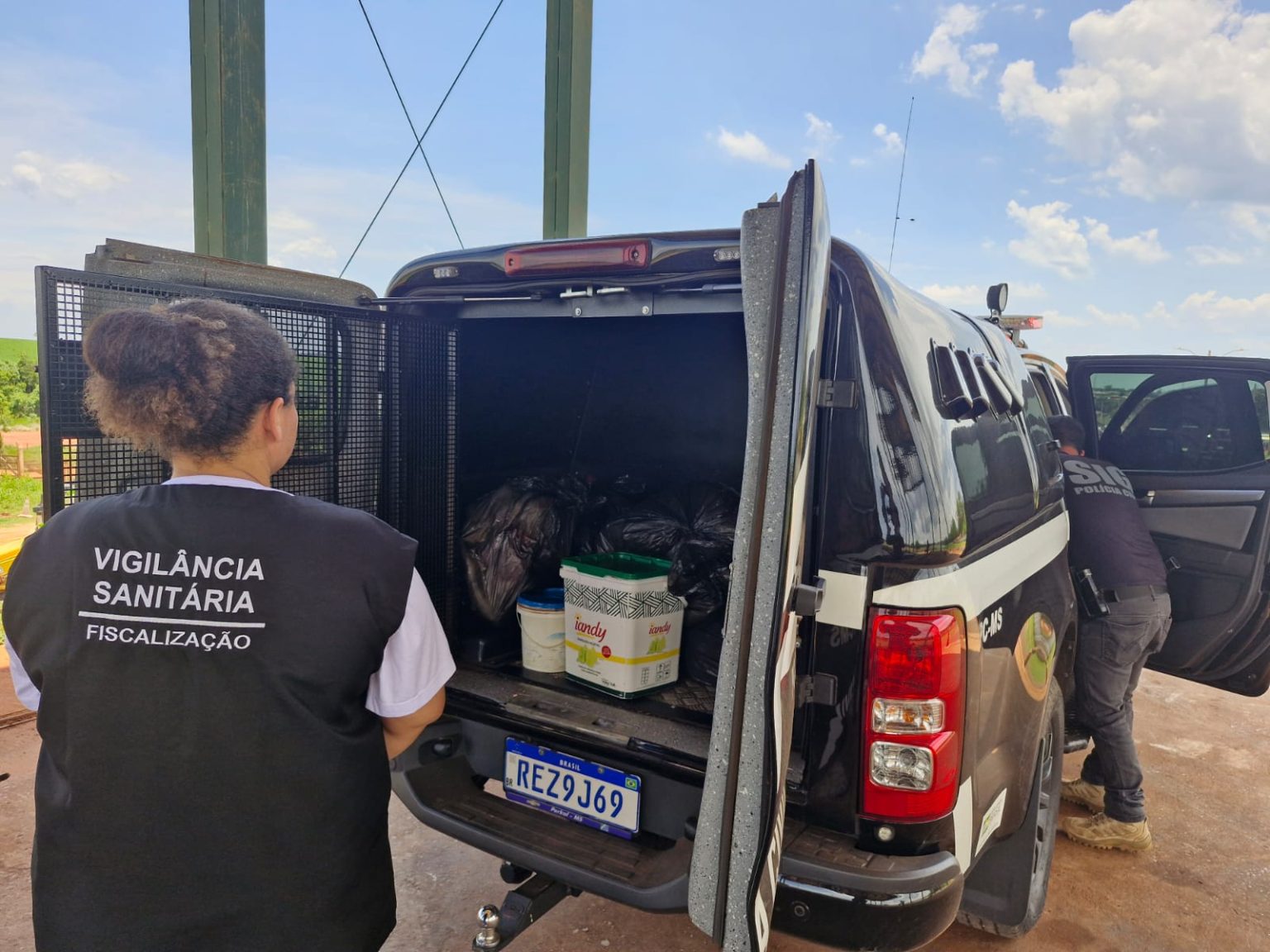 Restaurantes são fechados em operação da Polícia Civil e Vigilância Sanitária