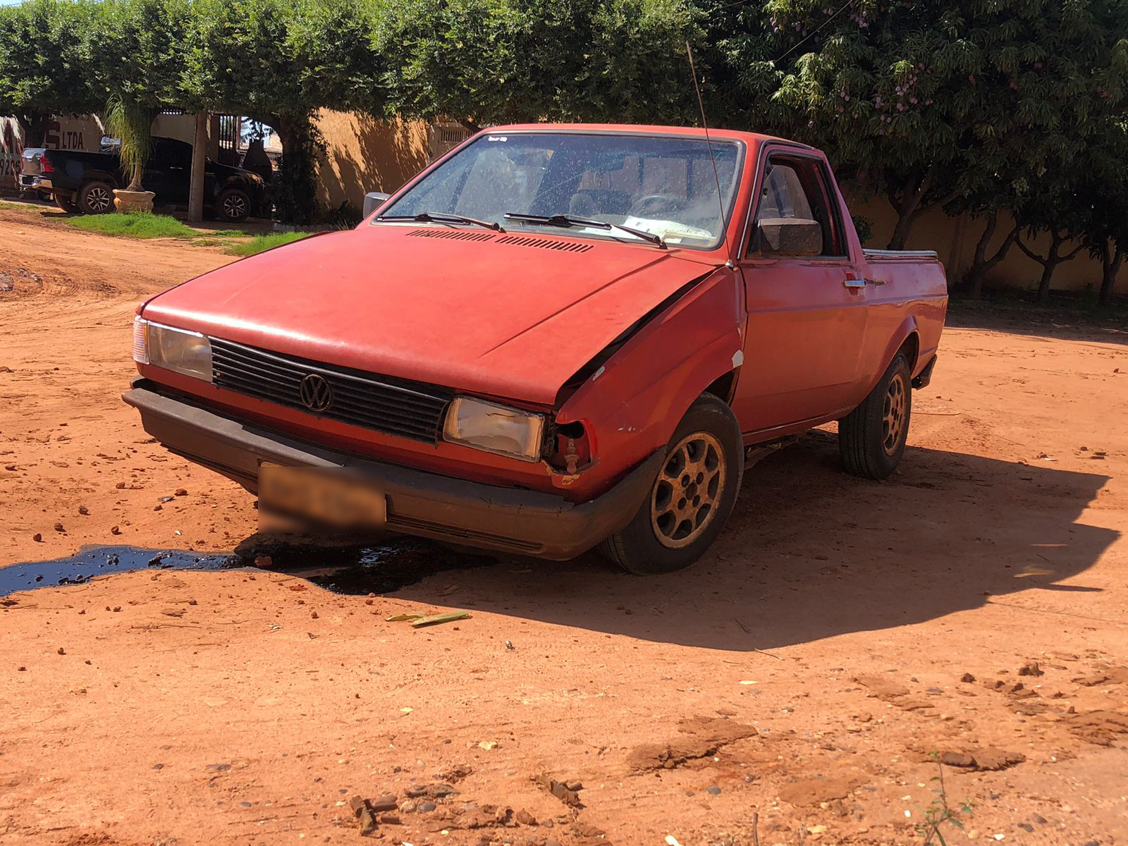 O motorista disse ainda que terá que acionar um guincho para transportar a picape até o local de trabalho.