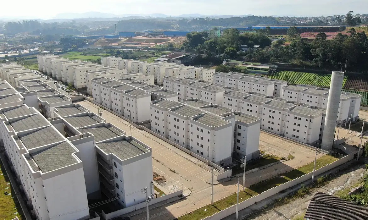 Os desafios do setor de habitação foram o tema da coluna de hoje