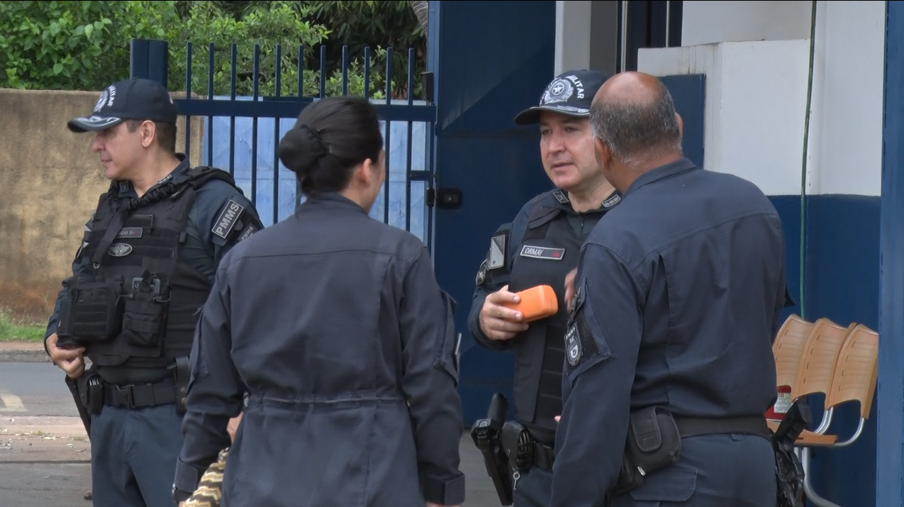 A operação ocorre simultaneamente em várias cidades do país e tem como objetivo aumentar a presença policial nas ruas.