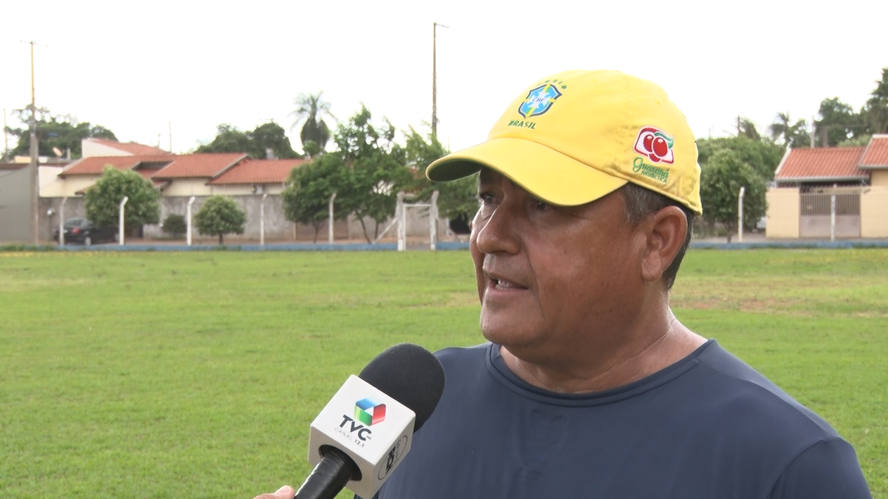 O técnico, Renato Ribeiro, destacou a importância do apoio da torcida na primeira partida, mas alertou para a necessidade de equilíbrio emocional dos jovens atletas.