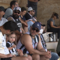 Apesar do calor intenso, o clima no estádio foi de festa e confraternização.