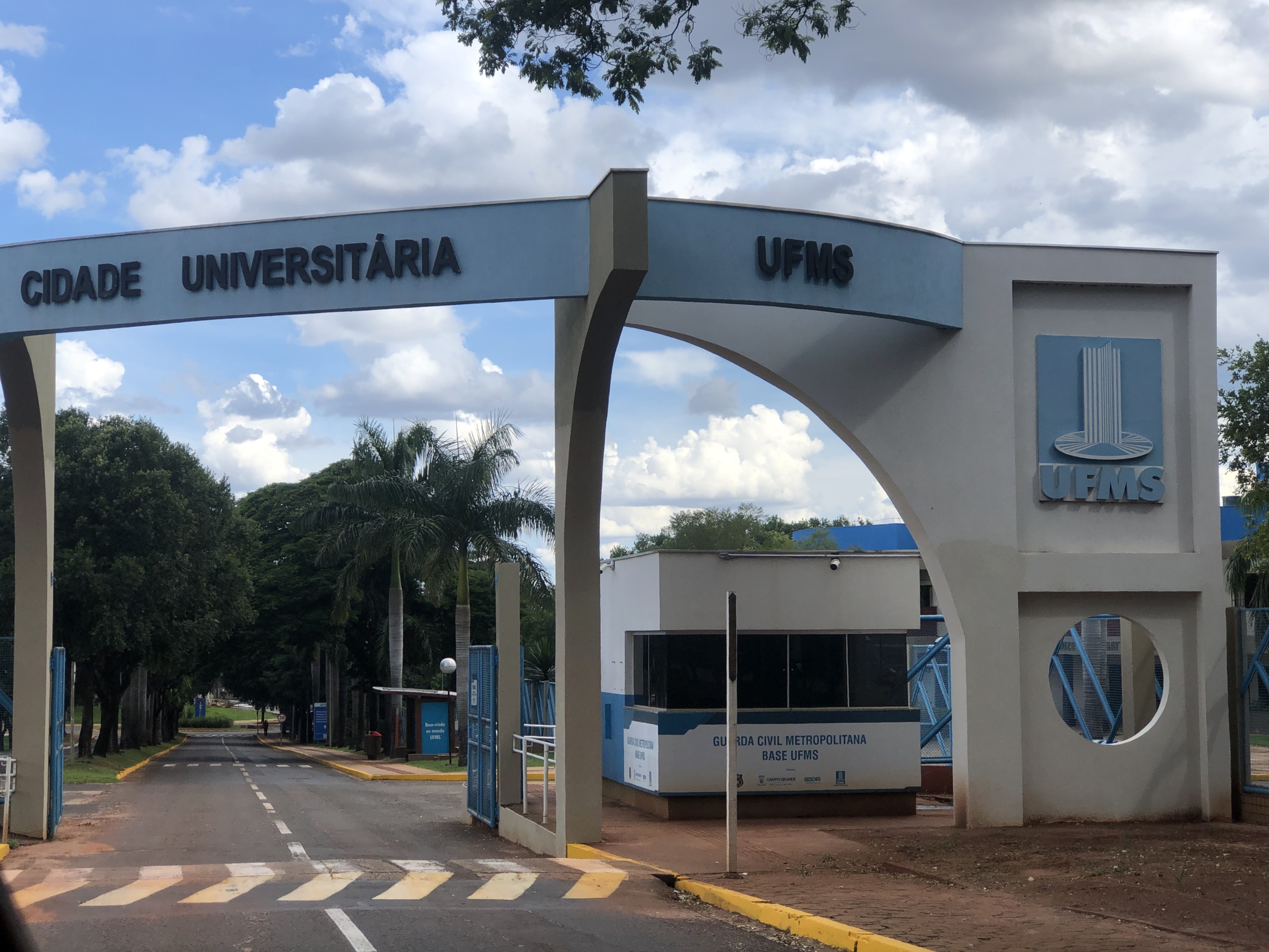 Vagas são para estudantes e servidores da universidade