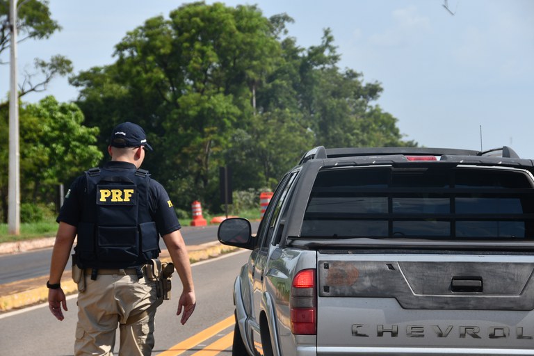 Durante a operação, a PRF realizou 4.903 testes de alcoolemia, flagrando 57 motoristas sob efeito de álcool.